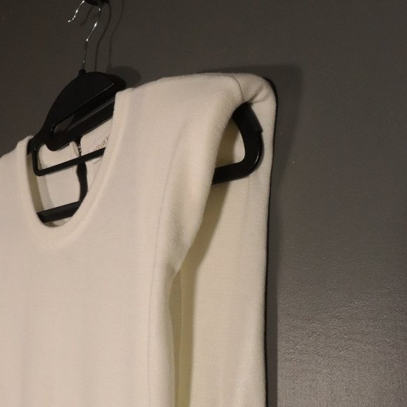 NWT Ronny Kobo Jaitlin Sweater in Ivory Size Medium - Picture 8 of 15
